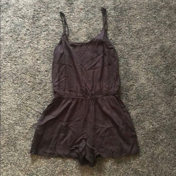 ☮️ H&M/ Essential Spaghetti Strap Romper ☮️ - Picture 1 of 8